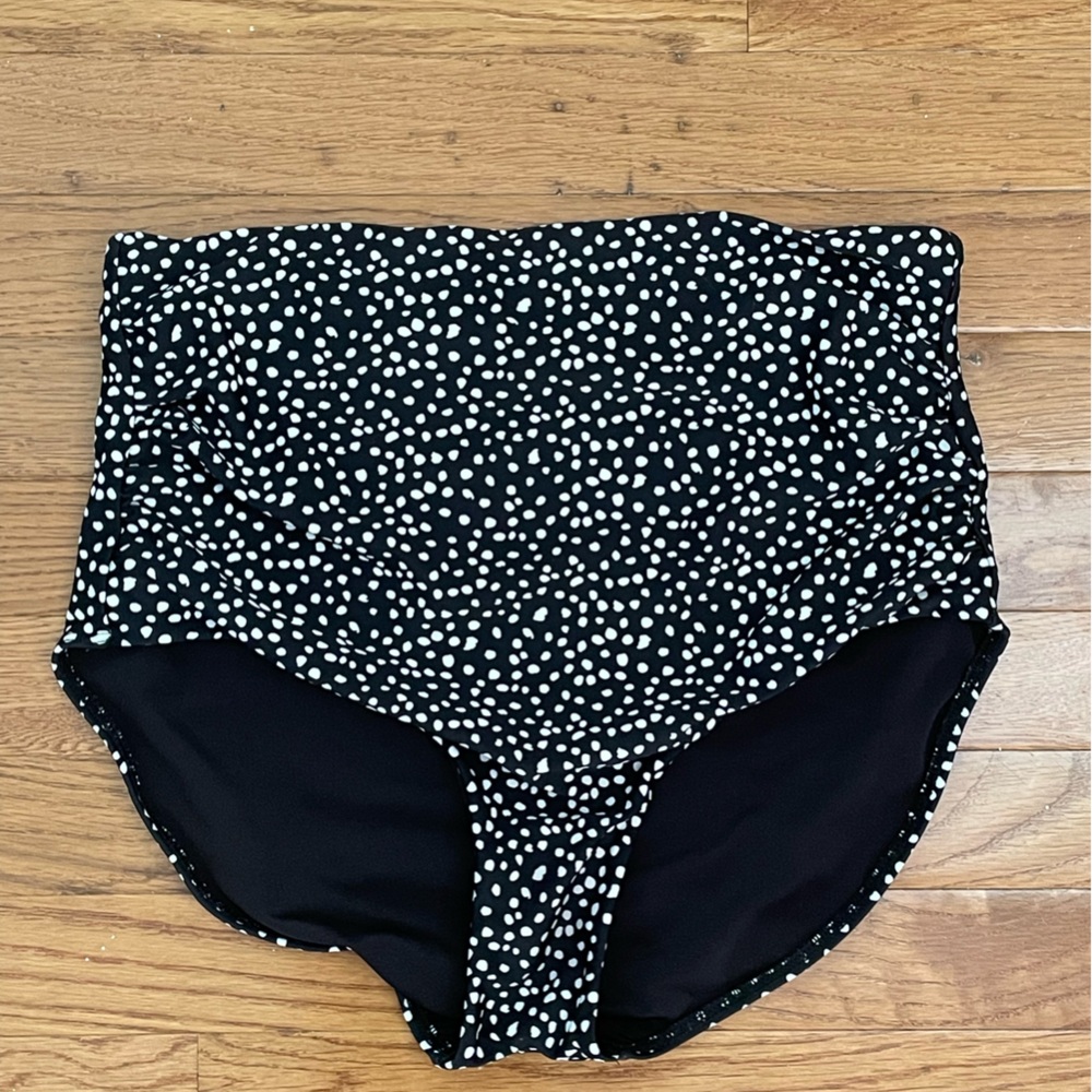 Janela Bay Black and White High Waisted Swim Bottoms